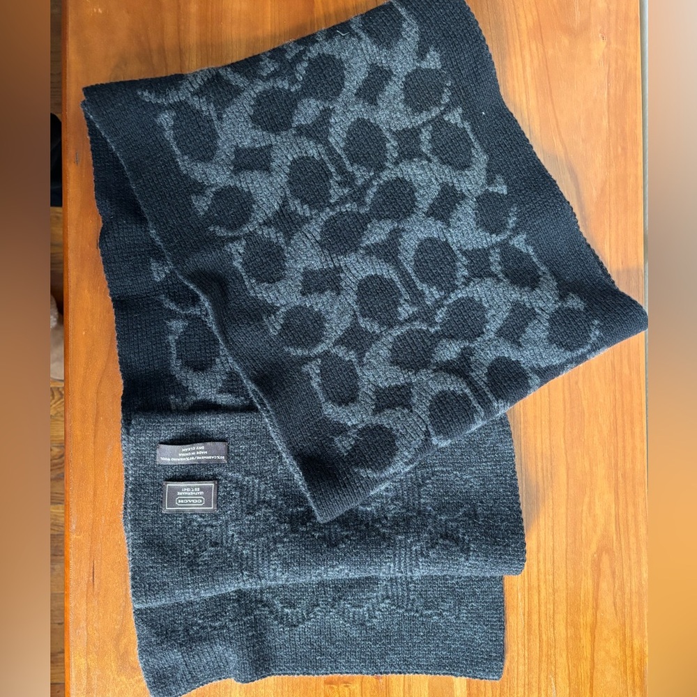 NWOT Coach Men's Scarf Signature 50% Cashmere 50 % Merino Wool